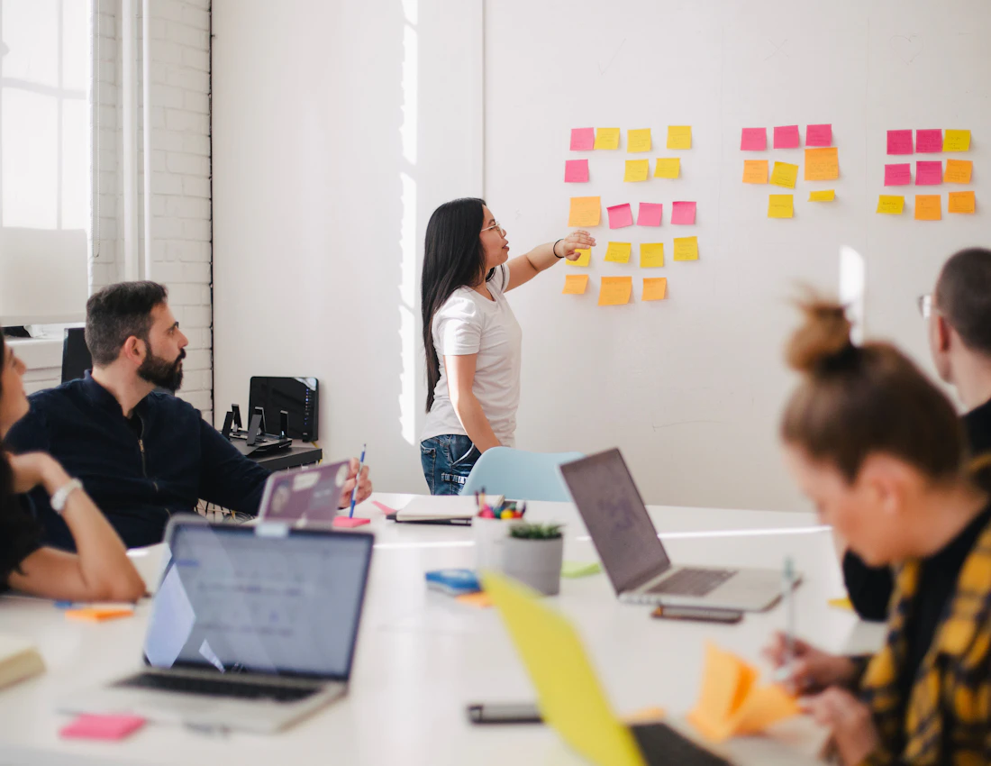 Photographie d'illustration — réunion de travail autour d’une table