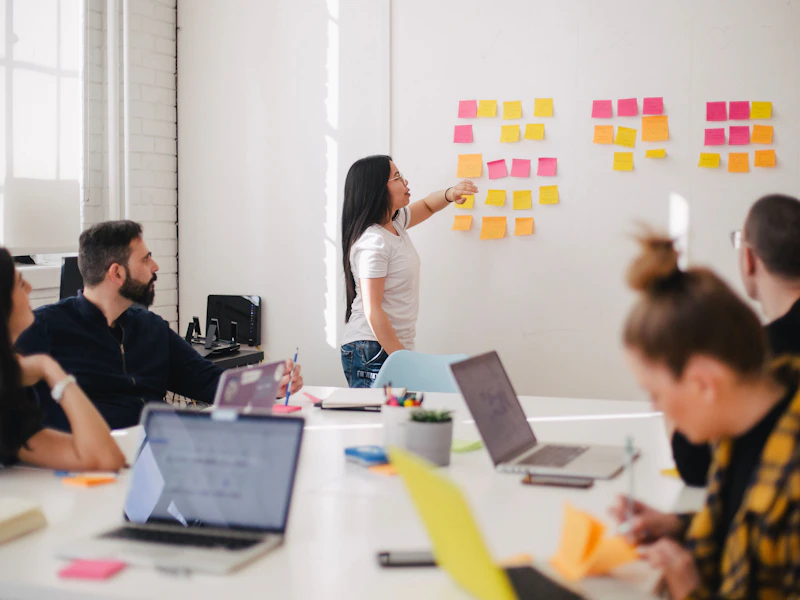 Photographie d'illustration — réunion de travail autour d’une table